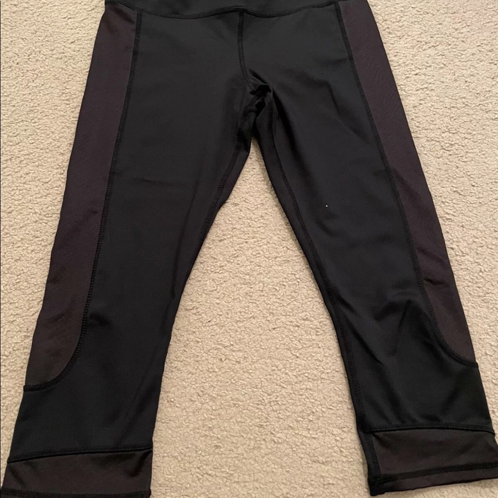 NWOT Kyodan Crop Black Yoga Pants w Mesh Detail S